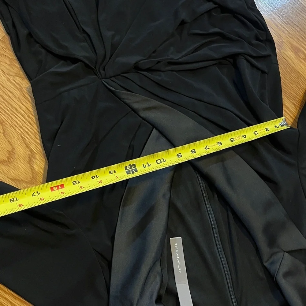 Mac Duggal Black Long Sleeve Faux Tuxedo Gown in Size 12 NWT
